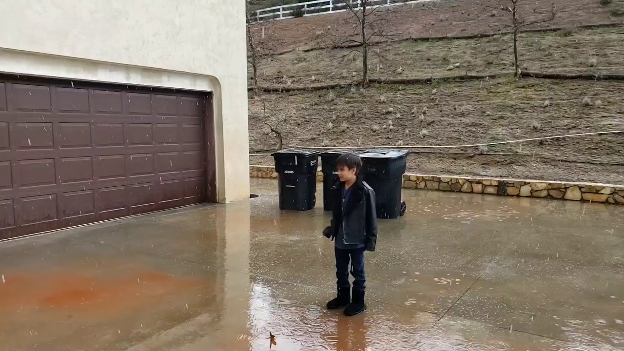 snow in LaCresta 2019