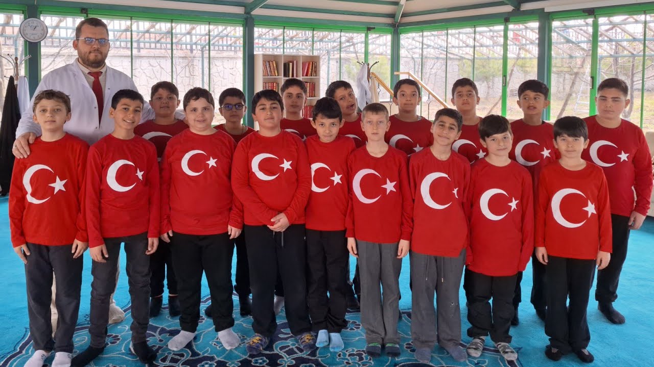 18 Mart Çanakkale Zaferi 5-A Sınıfı BU BAYRAK Korosu