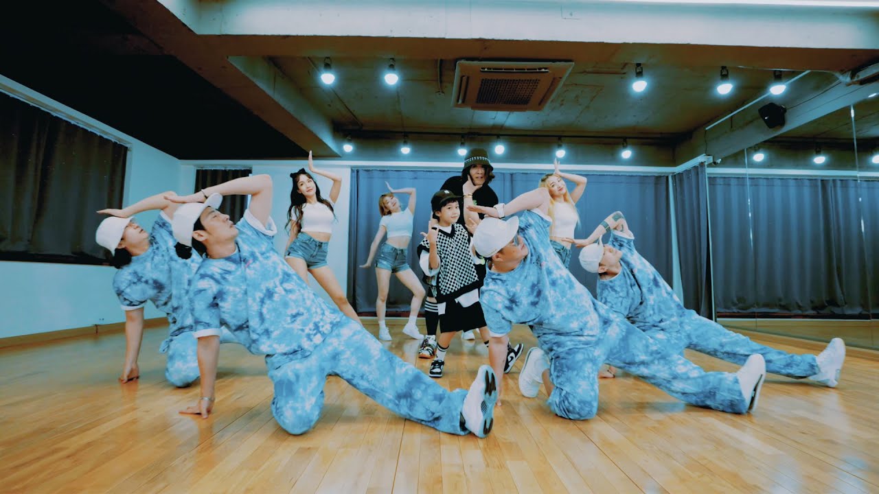 MC.MINZY - I SAY WOO! Dance Practice (With MC로하)