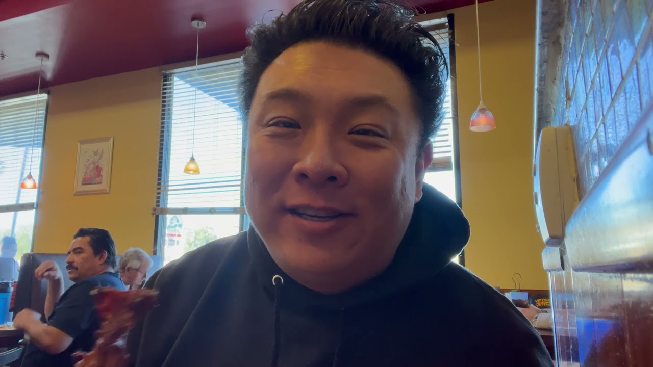 Обед по системе «шведский стол» за 13,99 долларов в ресторане Krazy Buffet Las Vegas