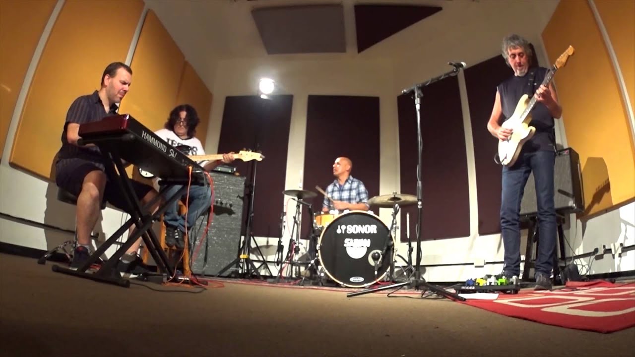 Whisky malo - Alambre Gonzalez, Sirso Iseas, Silvio Marzolini, Guille Krassner