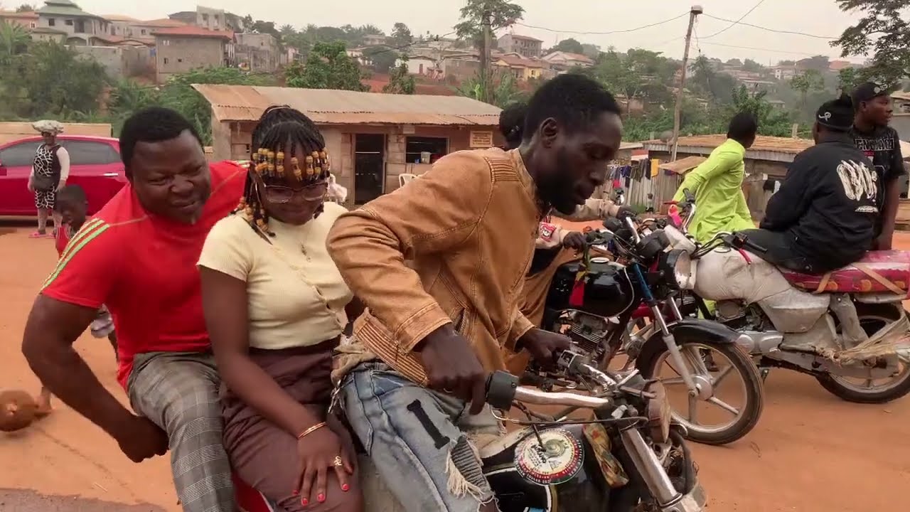 Taximan contre motos 🏍 Taximan Featuring oxygene Beaugos 