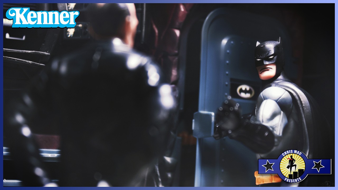 Kenner Batman Returns Batcave Command Center Wayne Manor Playset 1991 Action Figure Comics Review
