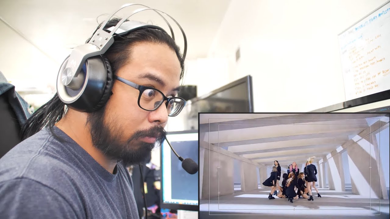 Professional Dancer Reacts To IZ*One 