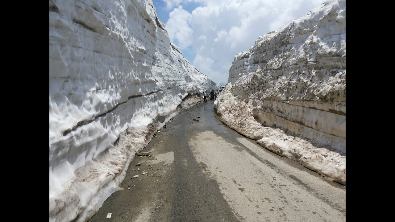 Sinthan Top , Kishtwar J&K on  Srinagar - Kishtwar National Highway.