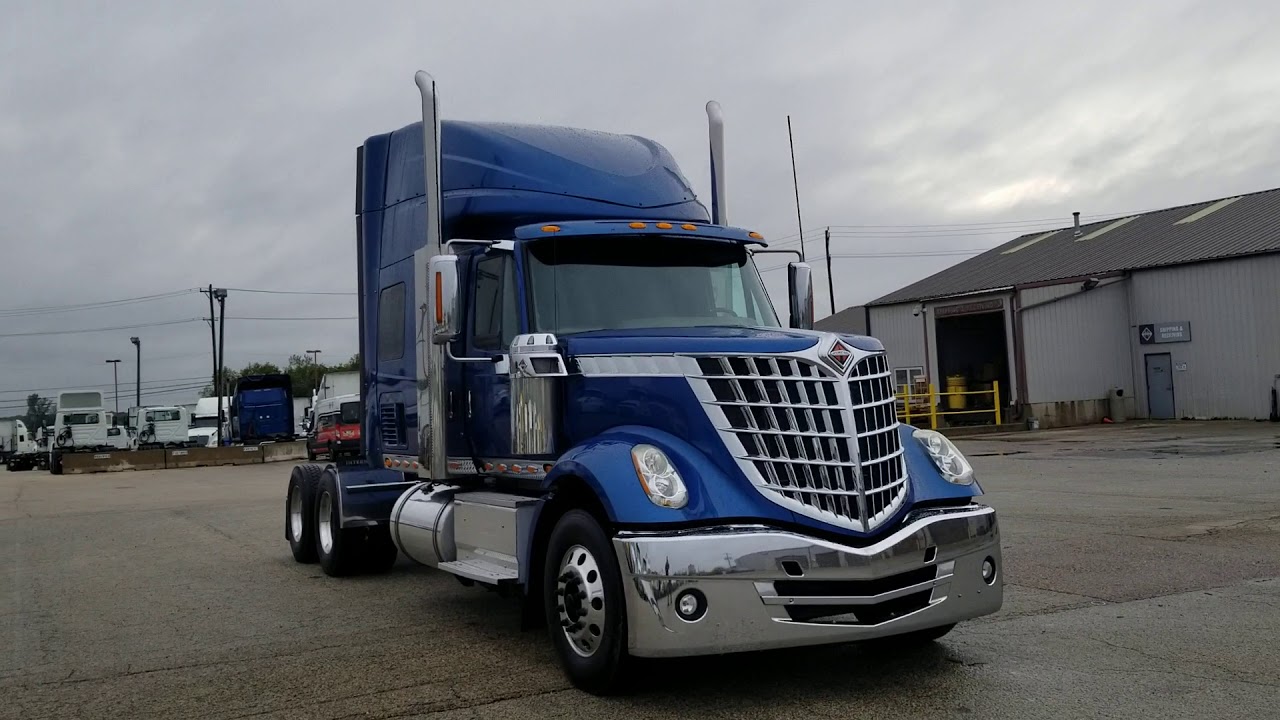 2016 International LoneStar Sleeper! Cummins ISX 13spd.