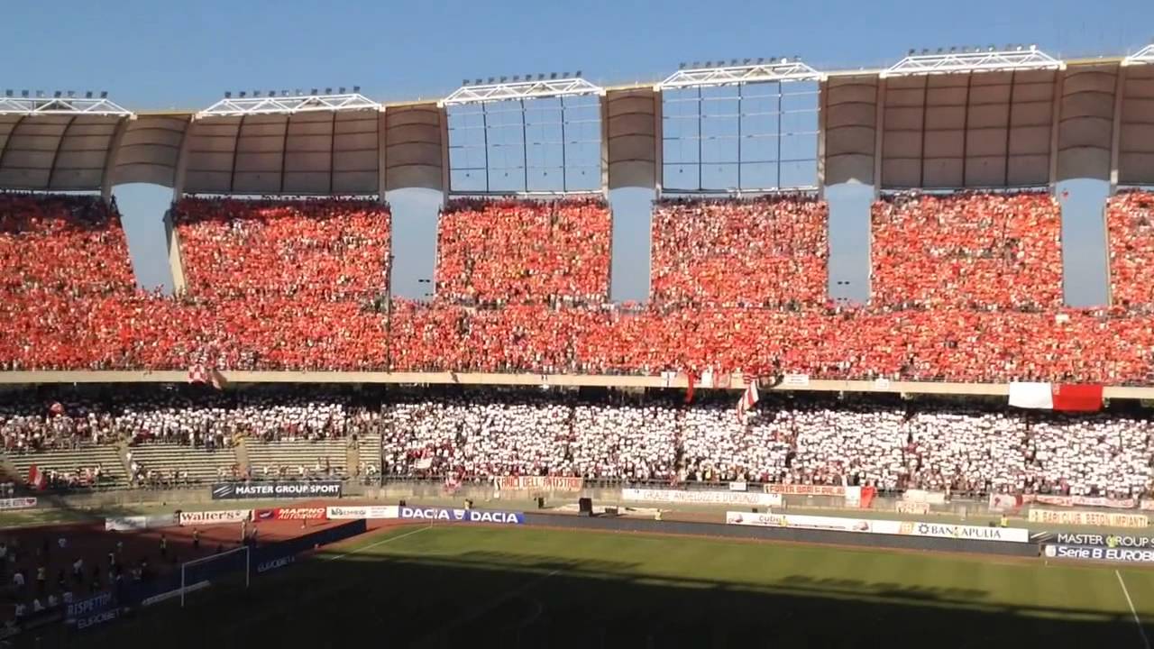 BARI - LATINA 2-2 playoff inno e coreografia