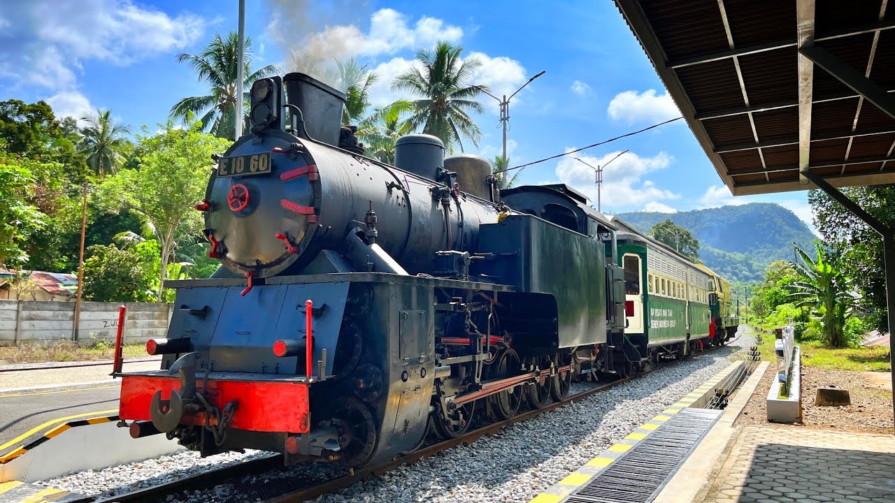 NAIK KERETA API UAP 
