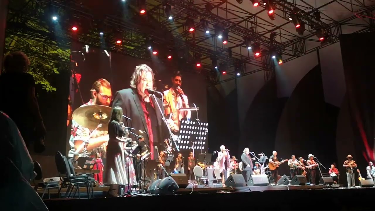 Szarka Tamás, Tóth Gabi, Parno Graszt - Esthajnal, Zakatol