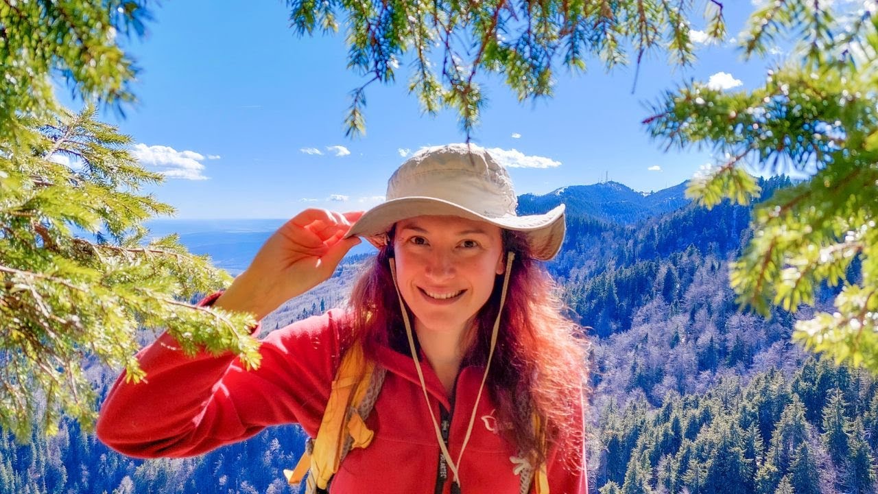 🌲 Masivul Cozia 🌲 | Drumetie pe cel mai salbatic traseu, prin poieni inflorite si paduri neumblate