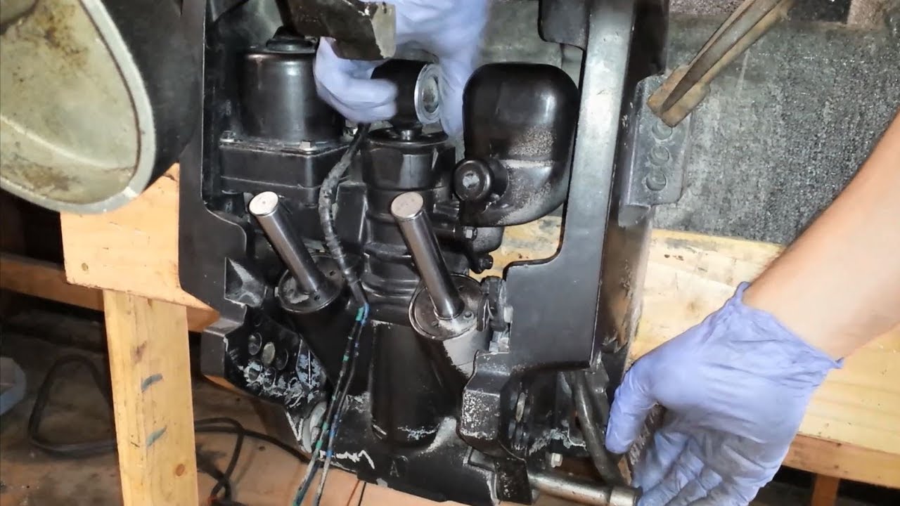 1992 Johnson 90 HP: Bench Testing & Removing Power Trim and Tilt