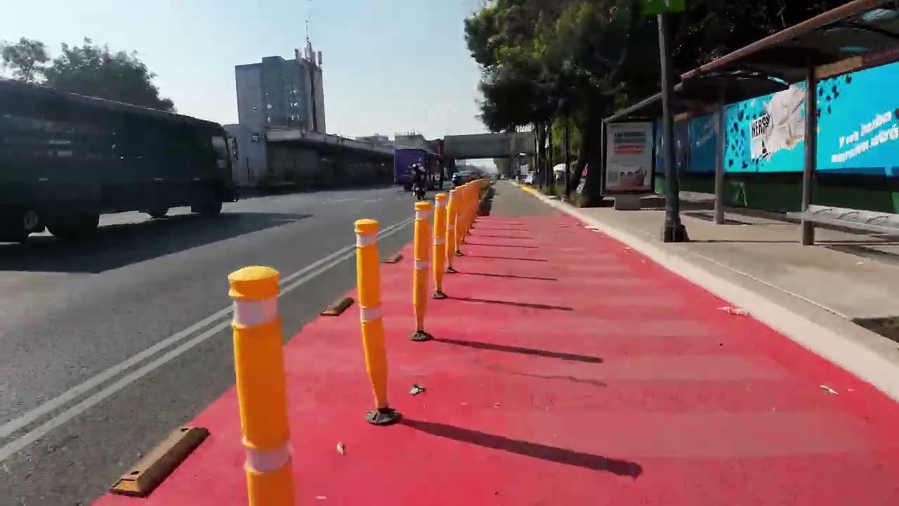 Ciclovía Tlalpan 11 de Marzo 2026 | Señoras muy distraídas de su entorno. 