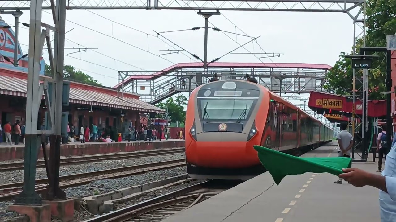 NJP TO PATNA :- 22233 PATNA NJP VANDE BHARAT EXPRESS CROSSING... ❤😉