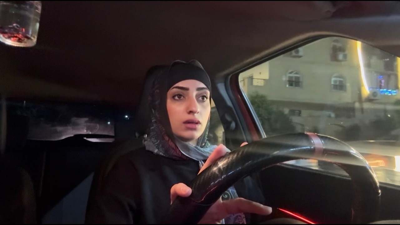 خليكم معايا معلش للآخر