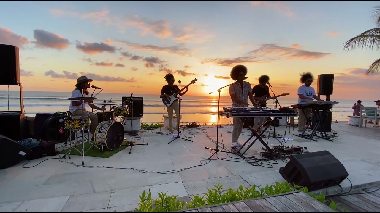 The Nameks - Sunset (Steven and Coconuttreez Cover)