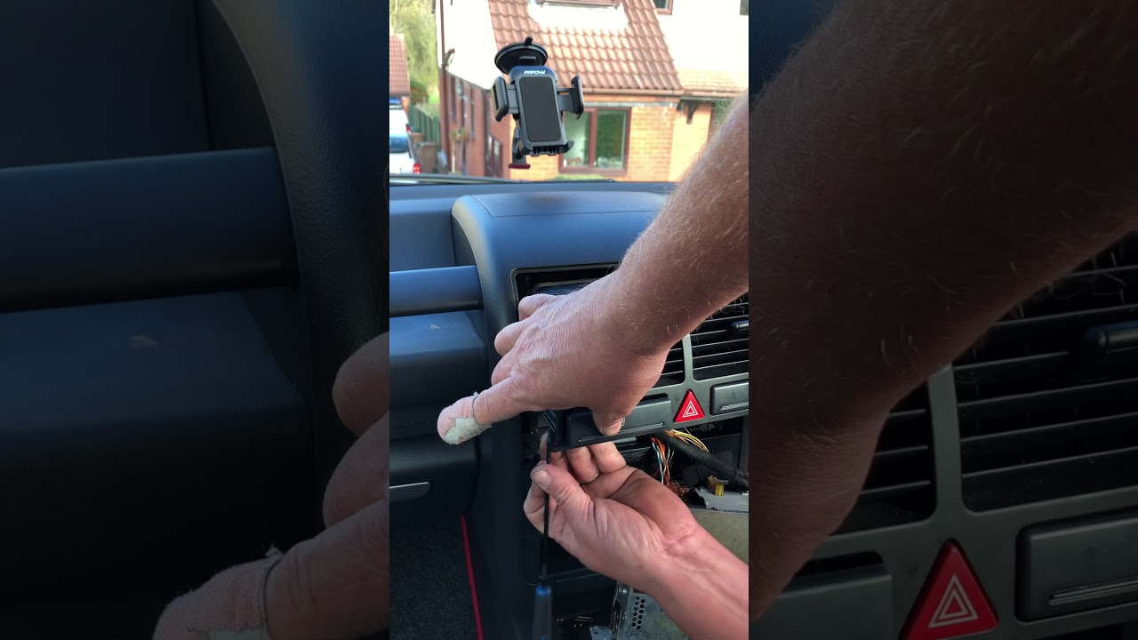 Audi A2 Front Cupholder Removal and Replacement/along with radio removal and replacement