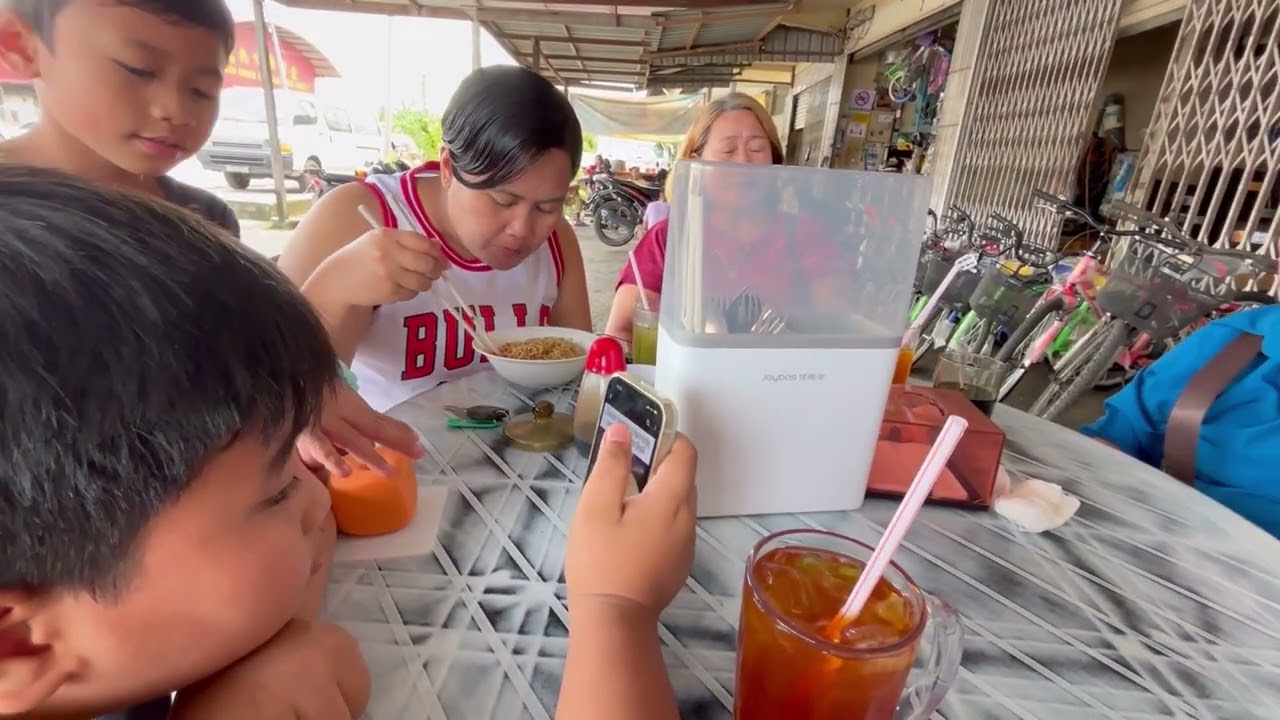Sarapan Pagi Ba kedai Mi Ahong Simunjan.