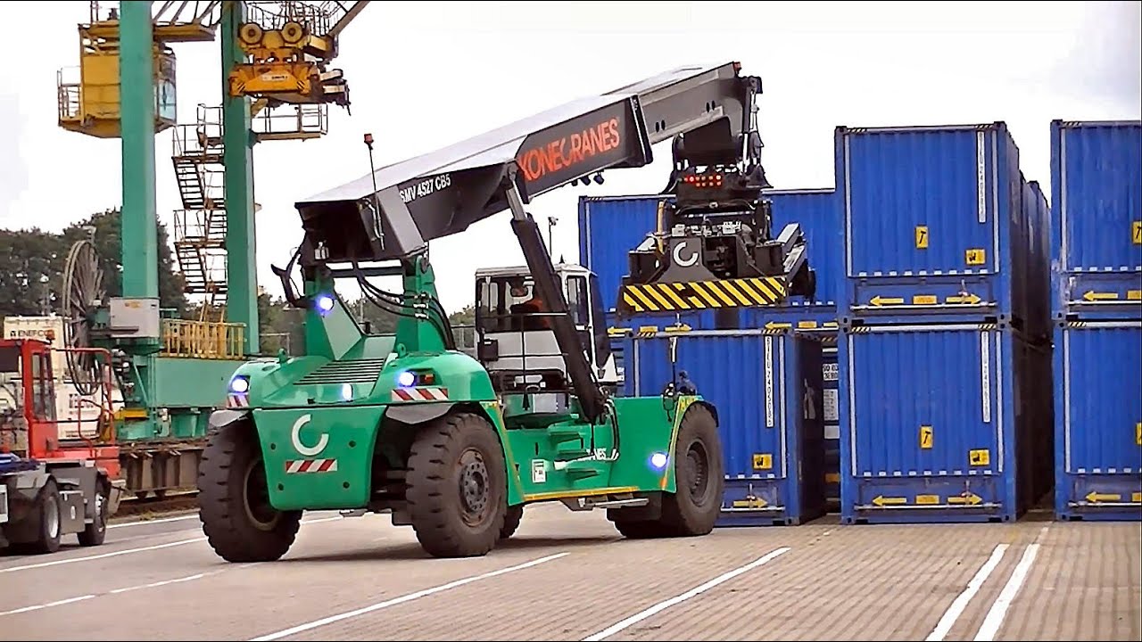 Reach Stacker Konecranes SMV 4527 CB5