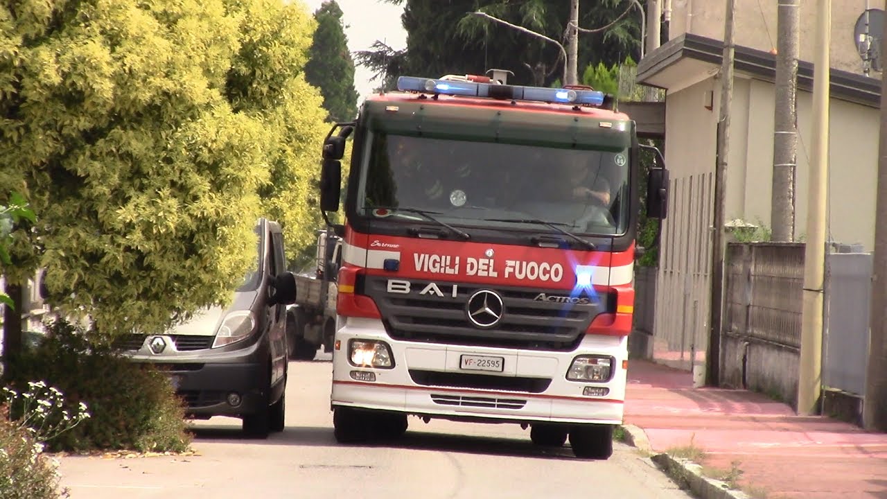 INCENDIO APPARTAMENTO ARRIVO APS VVF SARONNO+AUTOSCALA VVF LEGNANO+CARRO SOCCORSO VVF INVERUNO