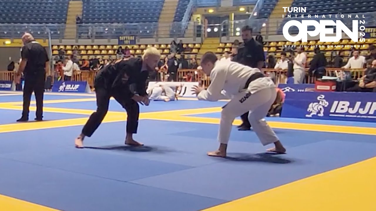 Джулиано Спера против Карла Пегерса / Открытый чемпионат Турина