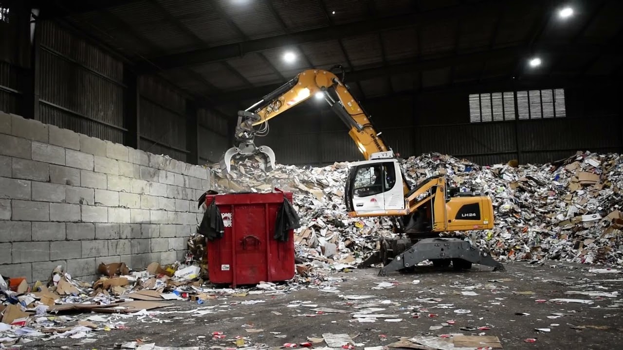 Liebherr LH 24M Industry material handler on a recycling plant of Omrin