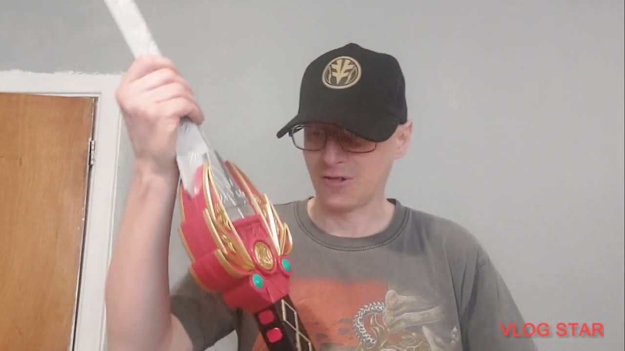 Comic con geek guy with a lighting collection review.