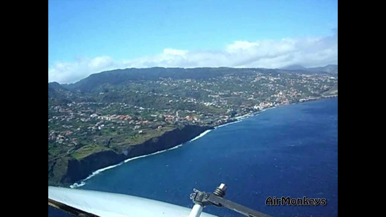 WINDSHEAR at 300ft. - GoAround/Missed Approach Boeing 737 Funchal/Madeira Pilot´s view