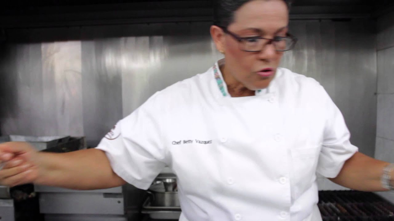 Clase de cocina con Betty Vazquez - Riviera Nayarit (Video Extra)