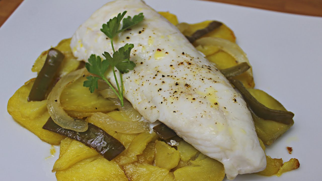 Merluza con patatas panaderas