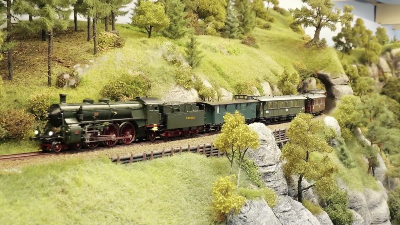Erfurt Messe. 8 sehr interessante u. versch. Modelleisenbahn-Anlagen in 4K. Mit Kapitelübersicht