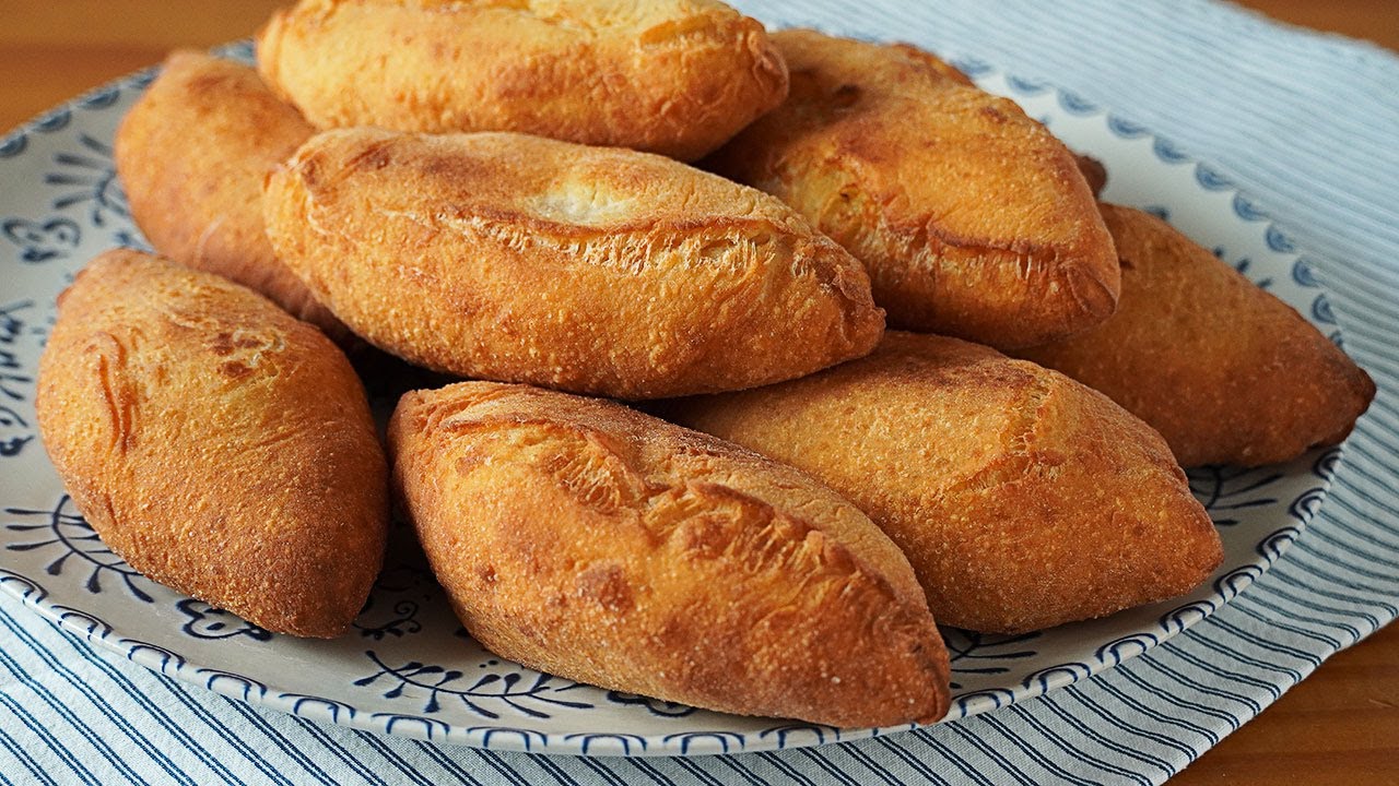 PIROZHKI! Empanadillas ucranianas rellenas de PAPA y QUESO. Masa de empanadillas rápida y deliciosa