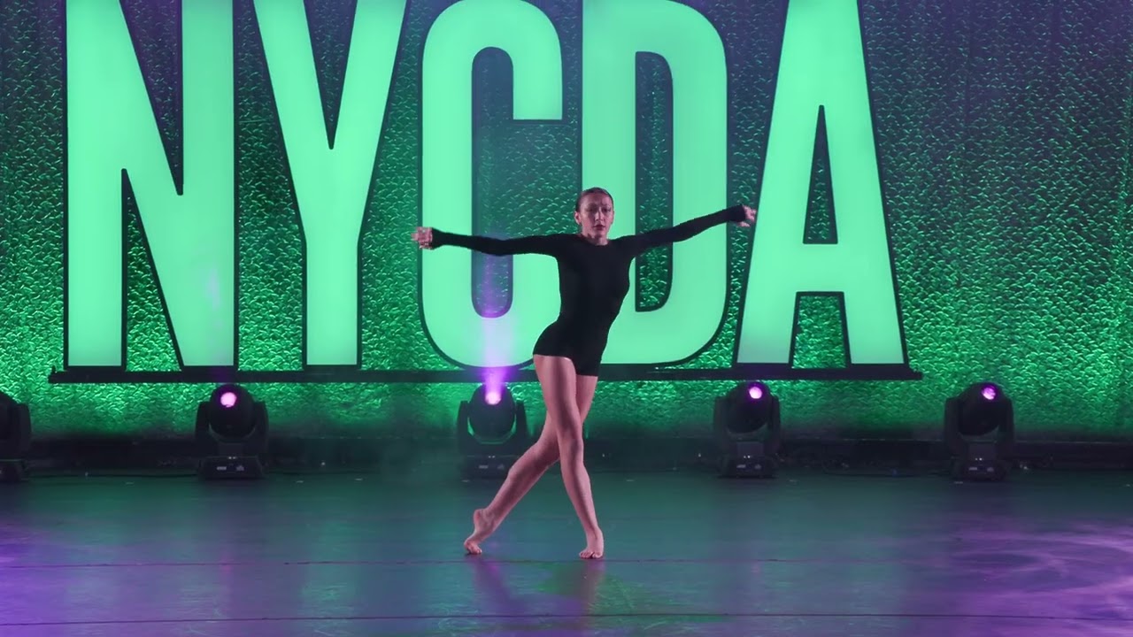 Black Swan Gabriella Costa (16) 