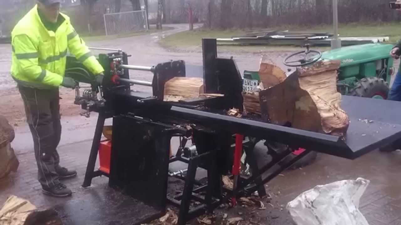 Holder AM2 beim Holz spalten
