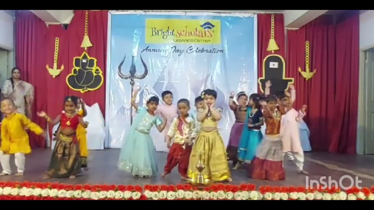 Play Bal Ganesha starts with a dance by cute little ones 
