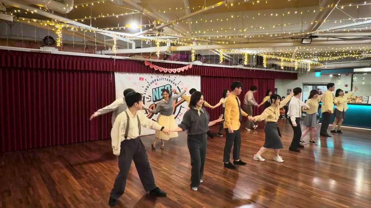 네오스윙 137기 졸업공연 - 입문(좌측)