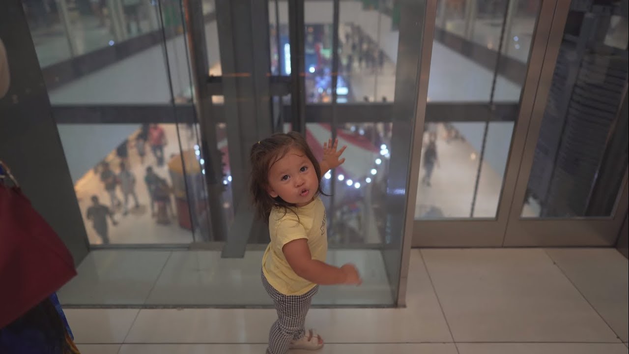 Philippines, SM City Fairview, 1X elevator, 1X carousel