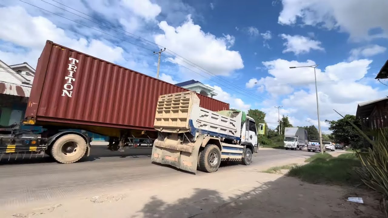 This road is really too busy | What Happens When a Giant Truck Visits This Town?