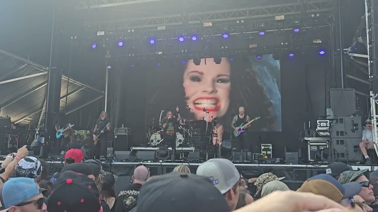 Devildriver - End of the line #louderthanlife #metal #devildriver #heavymetal #deathcore #moshpit 