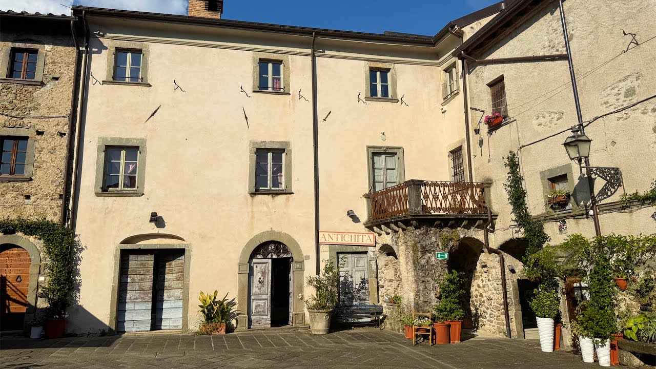 ITALIAN DUKE'S VILLA FOR SALE (it's full of antiques!)