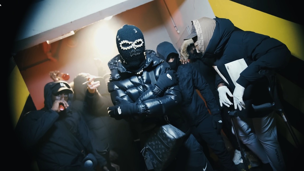 LA Mano 1.9 - La frappe ( feat. JRK 19, KLM , Dexter hmc & DA UZI )