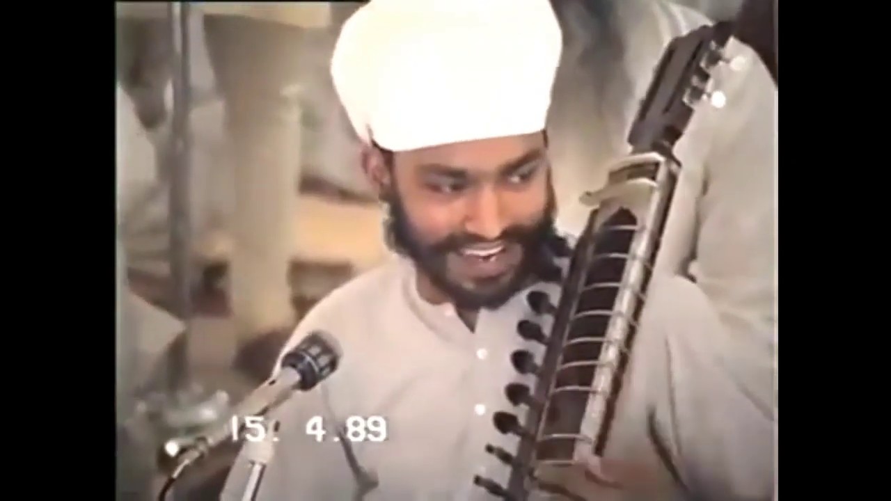 Namdhari satguru & Baljit Singh playing amzing instrument rare video. Sikh music