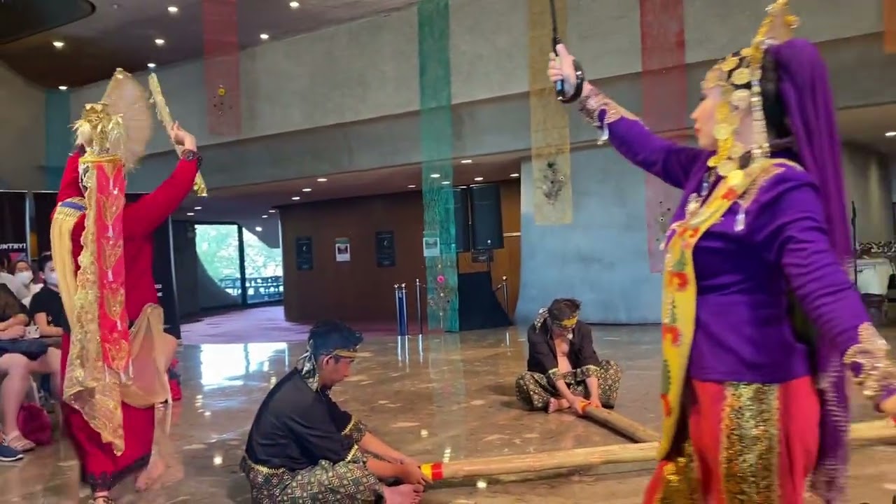 Philippine Baranggay Folk Dance Troupe - Singkil