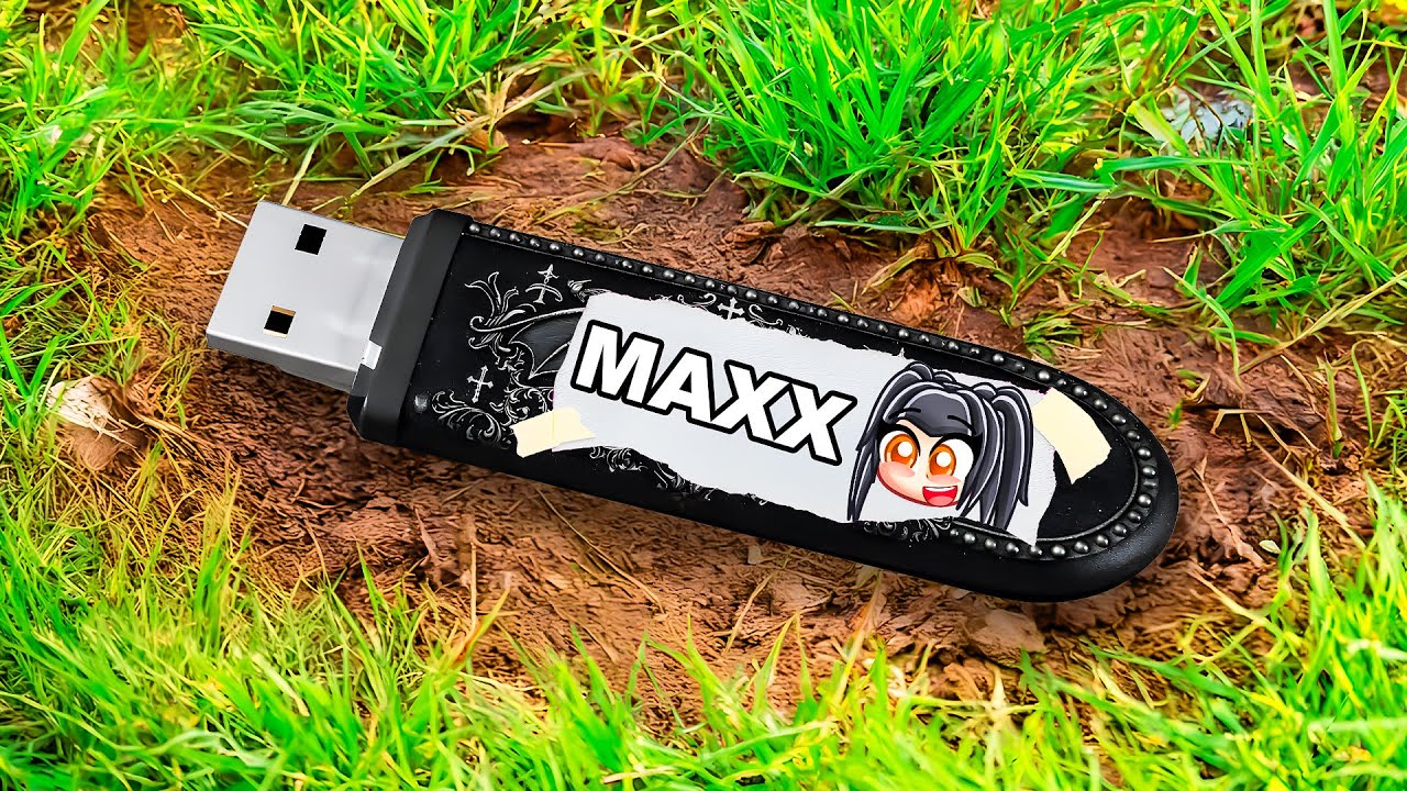 I Found Maxx's SECRET WORLD in Roblox Strongest Battlegrounds!