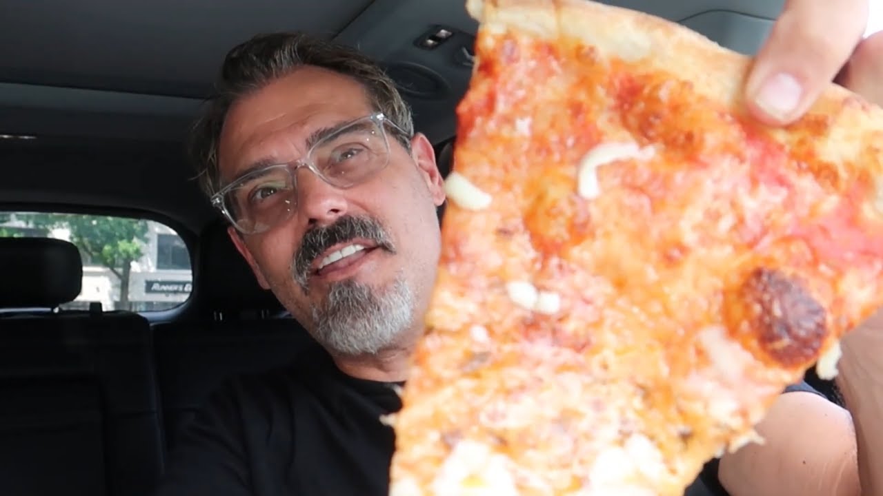 Dave reviews Little Vincent's Pizzeria in Huntington, LI, NY. - Episode 16 #barstool  #bestpizza