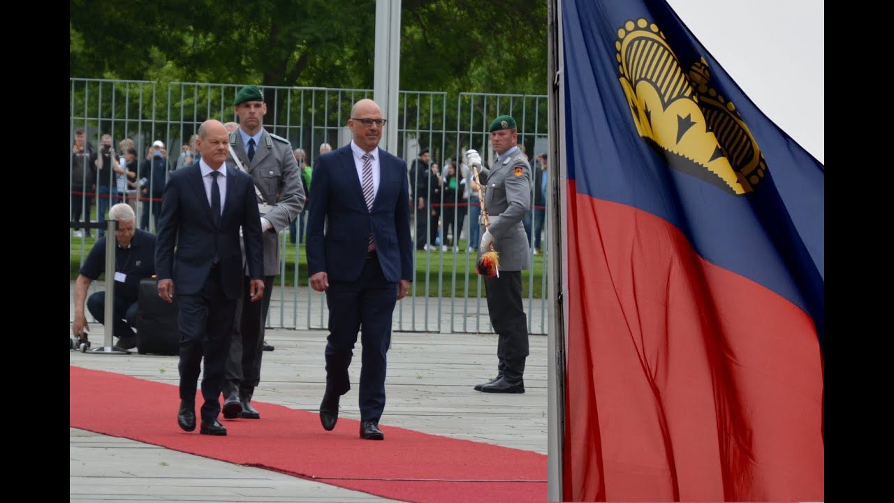 Militärische Ehren - Liechtensteins Regierungschef