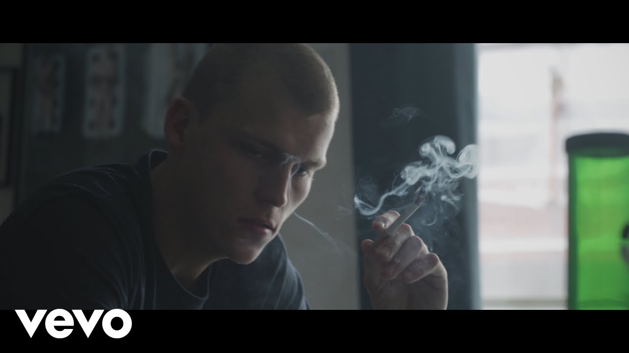 Ude Af Kontrol, Faustix - Langt Ude
