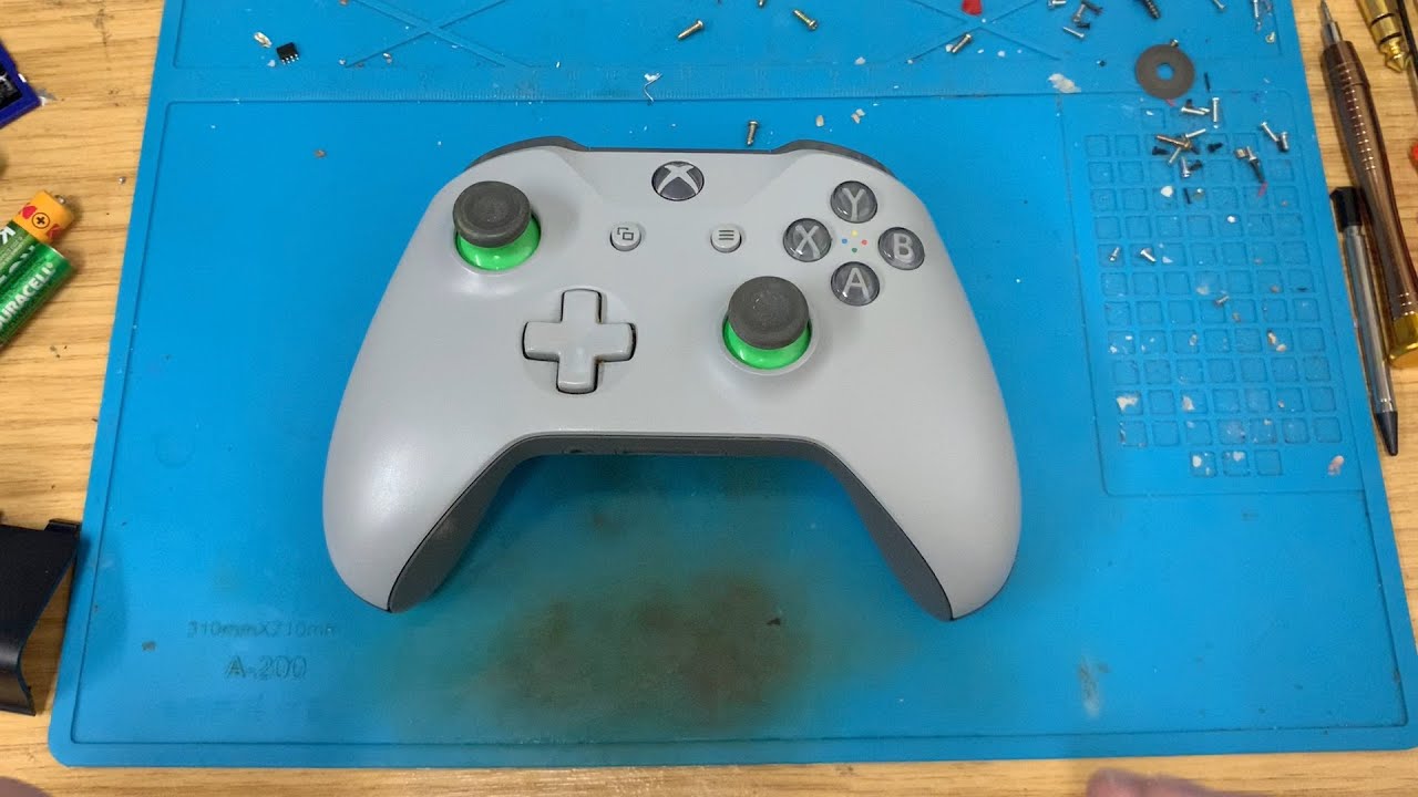 Xbox One Controller   Membrane and Stick Cap Replacement