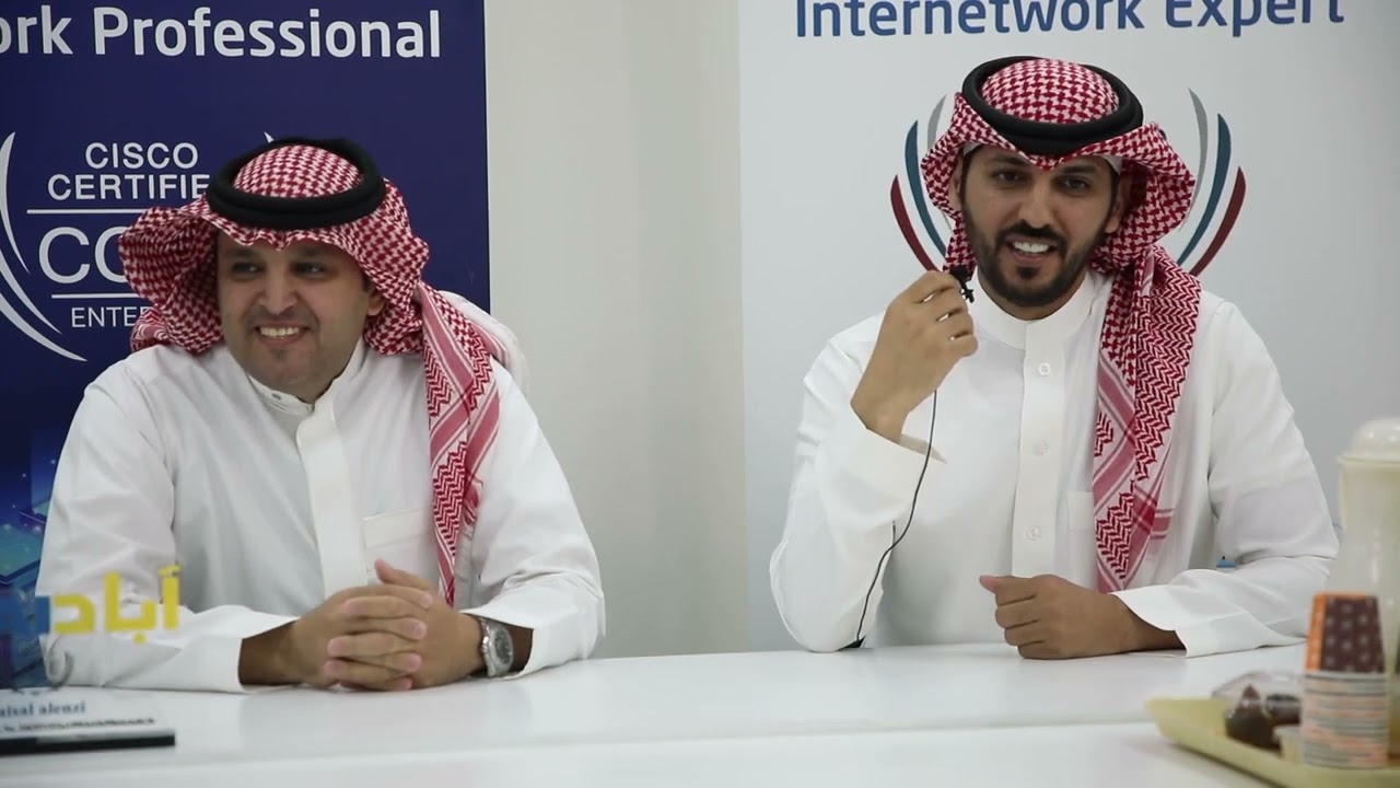 تكريم أحد الطلاب الحاصلين على شهادة ccie الأهم من شركة cisco العريقة