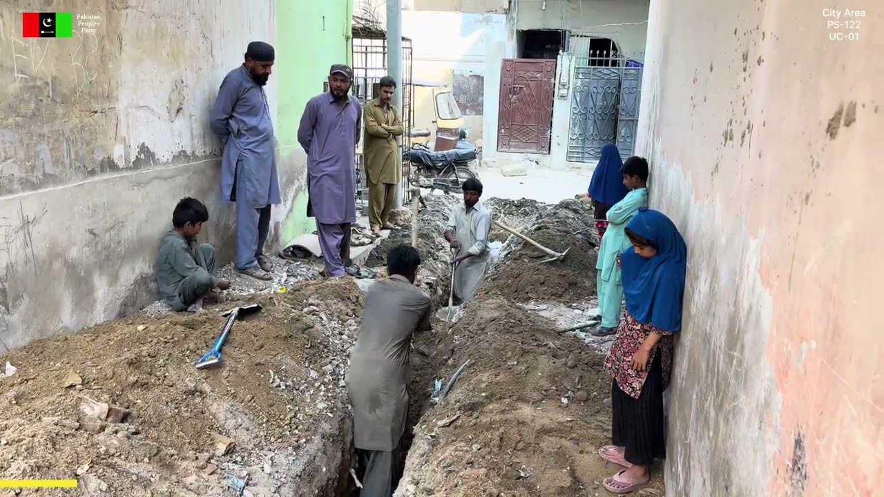 پاکستان پیپلز پارٹی کی جانب سے پی ایس122 یوسی۔1سیکٹر۔1A2 میں پانی کی نیو لائن ڈالی جا رہی ہے