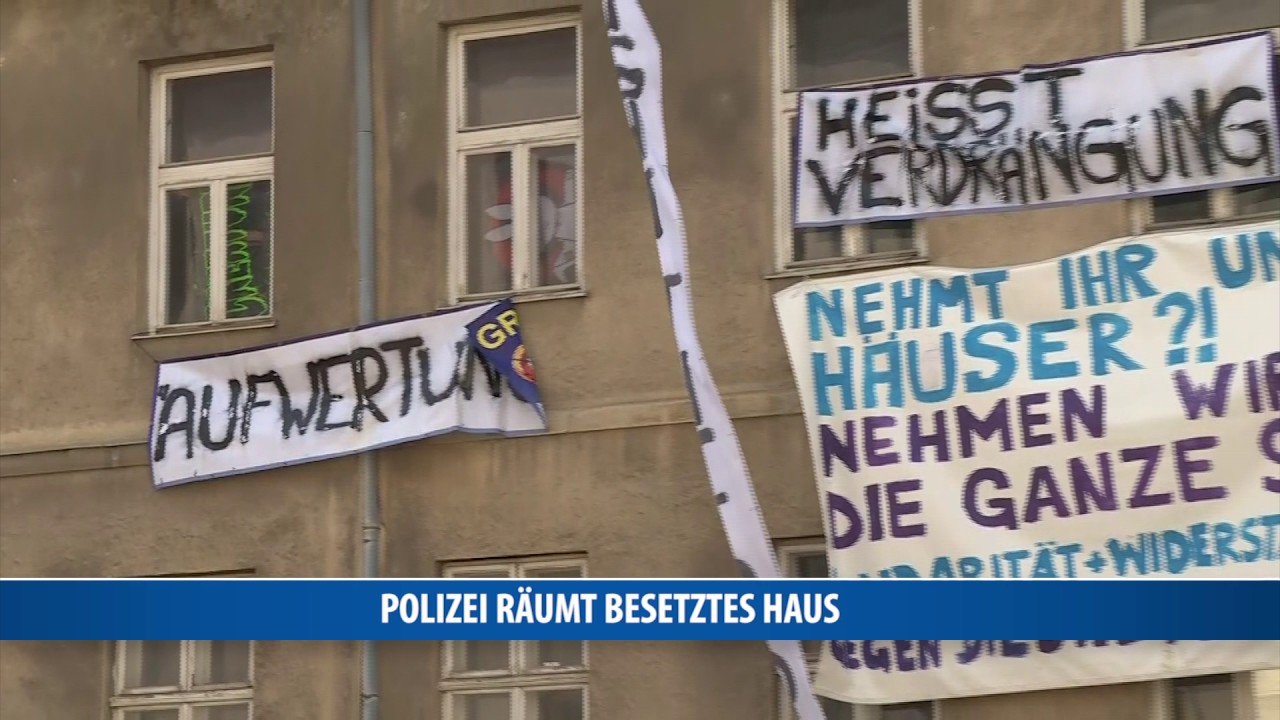 Polizei r&auml;umt besetztes Haus mit Gro&szlig;aufgebot